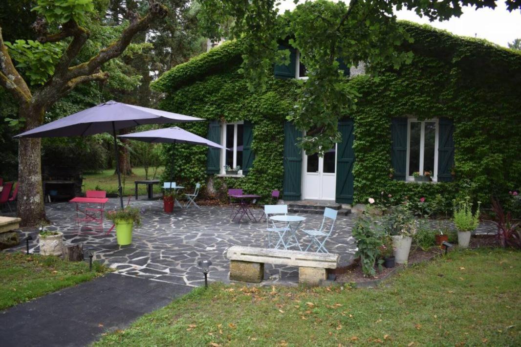 Domaine La Tuilerie Acomodação com café da manhã Guîtres Exterior foto